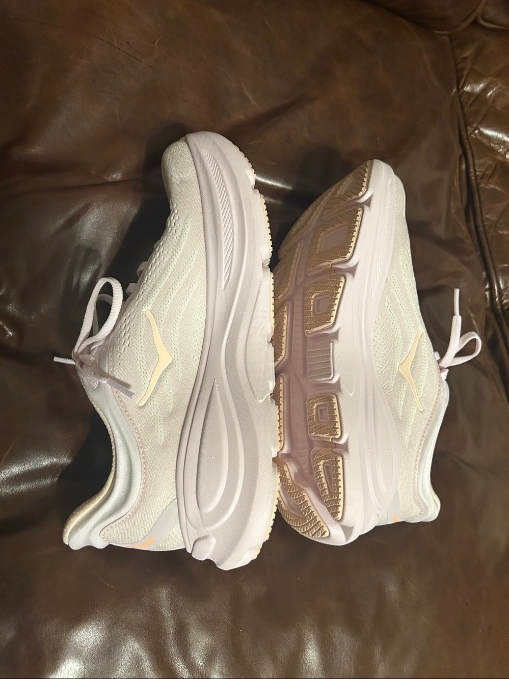 Hoka Bondi 9 Shoes size 8B - Picture 6 of 9